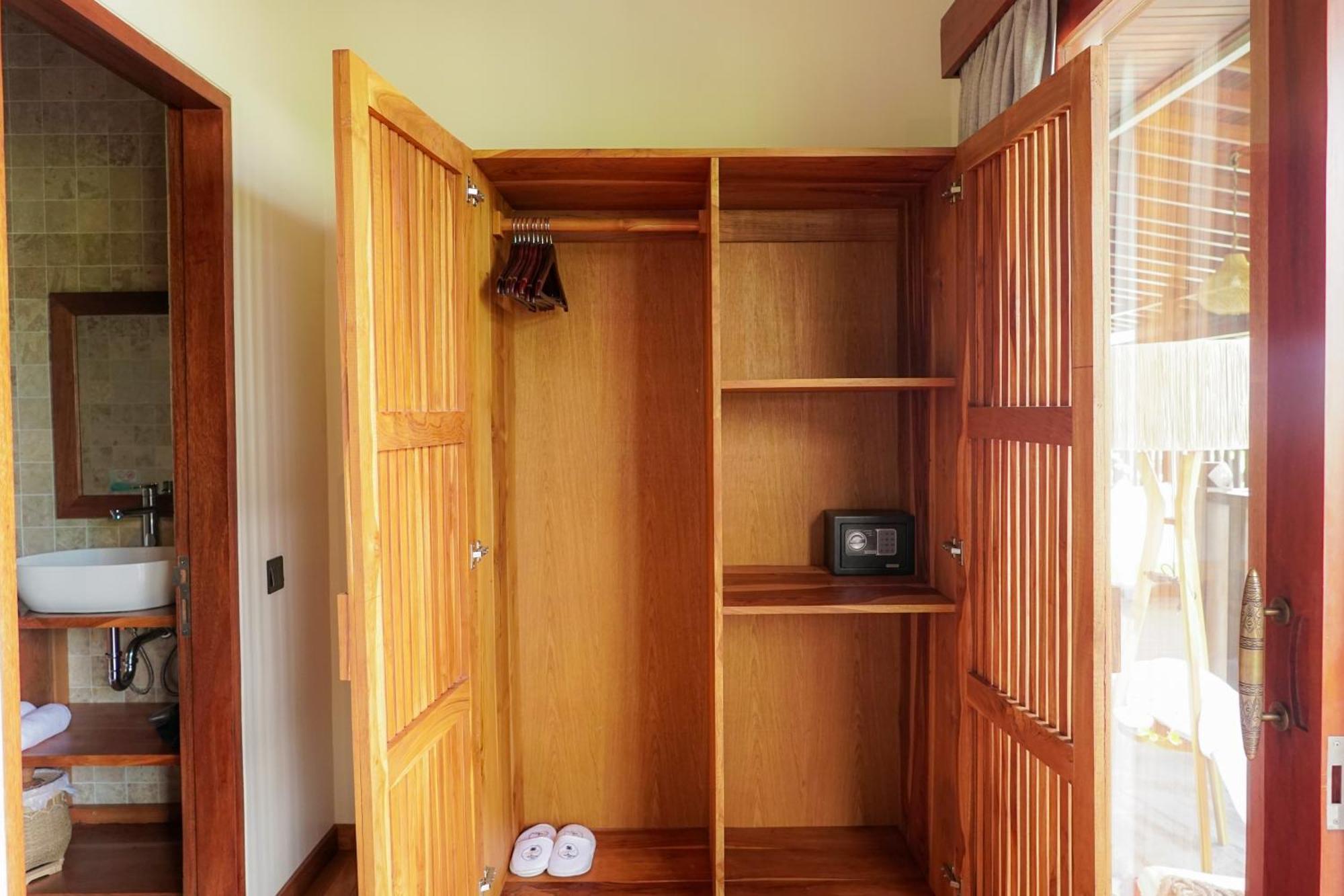 Tropical Beach House Bali เซมินยัค ภายนอก รูปภาพ