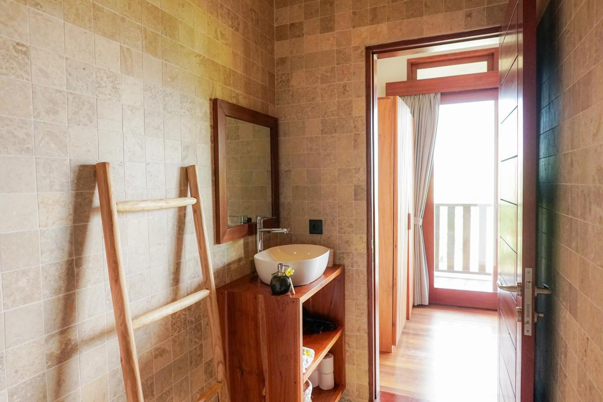 Tropical Beach House Bali เซมินยัค ภายนอก รูปภาพ