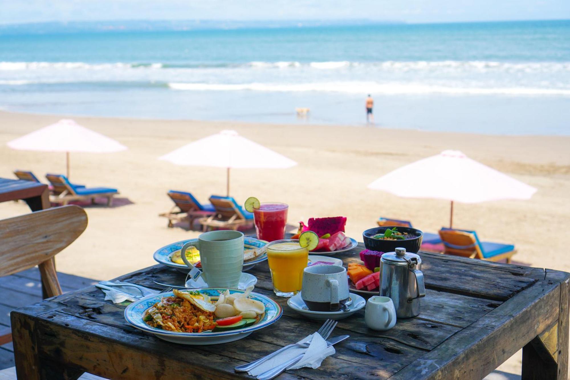 Tropical Beach House Bali เซมินยัค ภายนอก รูปภาพ