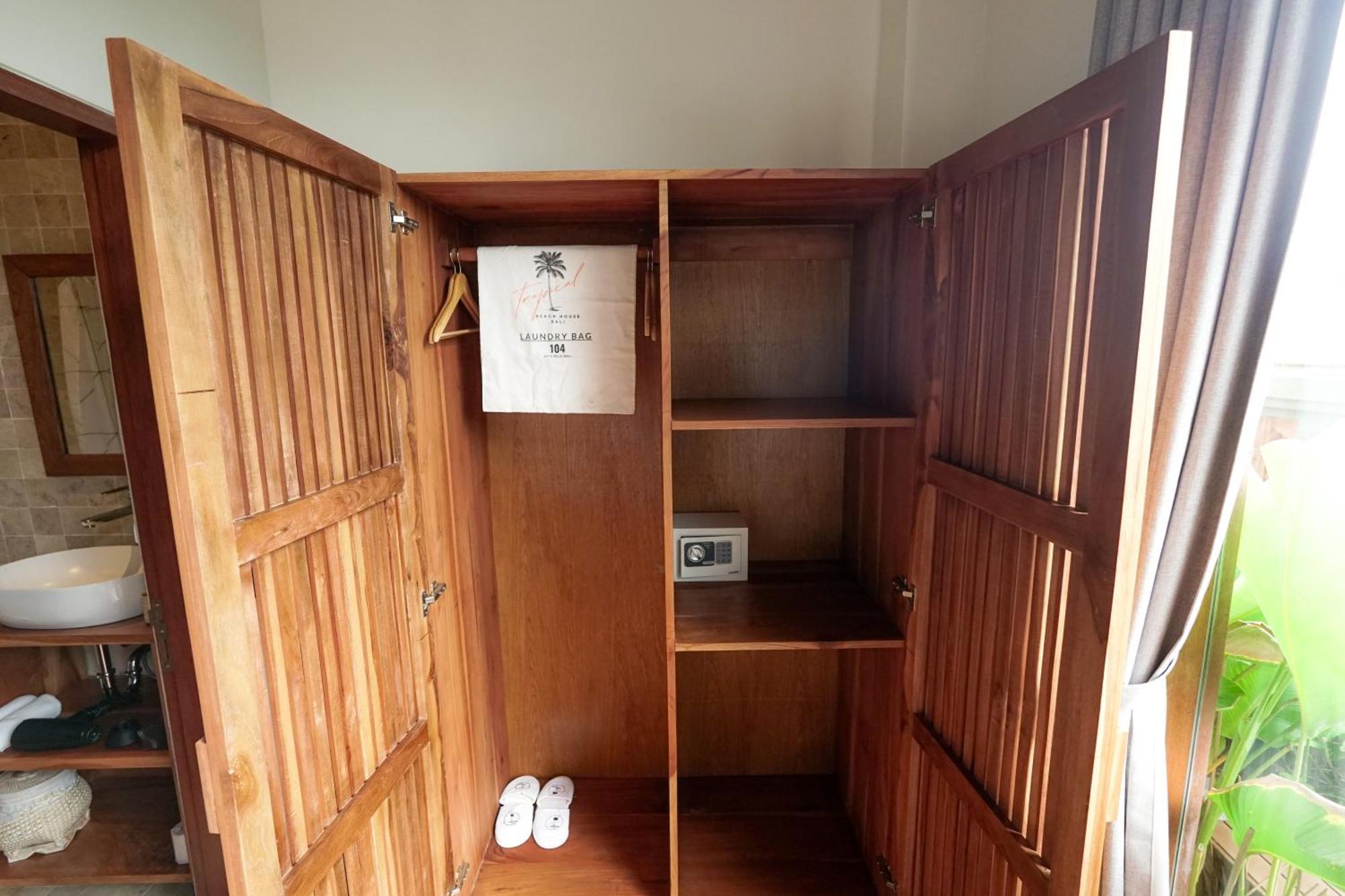 Tropical Beach House Bali เซมินยัค ห้อง รูปภาพ